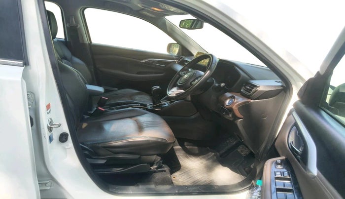 2022 Toyota URBAN CRUISER HYRYDER V HYBRID, Hybrid, Automatic, 1,07,485 km, interior