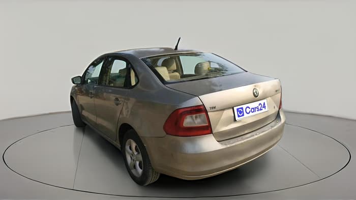 2012 Skoda Rapid ELEGANCE 1.6 TDI CR MT, Diesel, Manual, 87,388 km, exterior