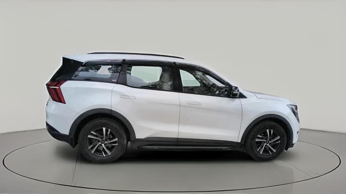 2024 Mahindra XUV700 AX 5 P MT 7 STR, Petrol, Manual, 39,661 km, exterior