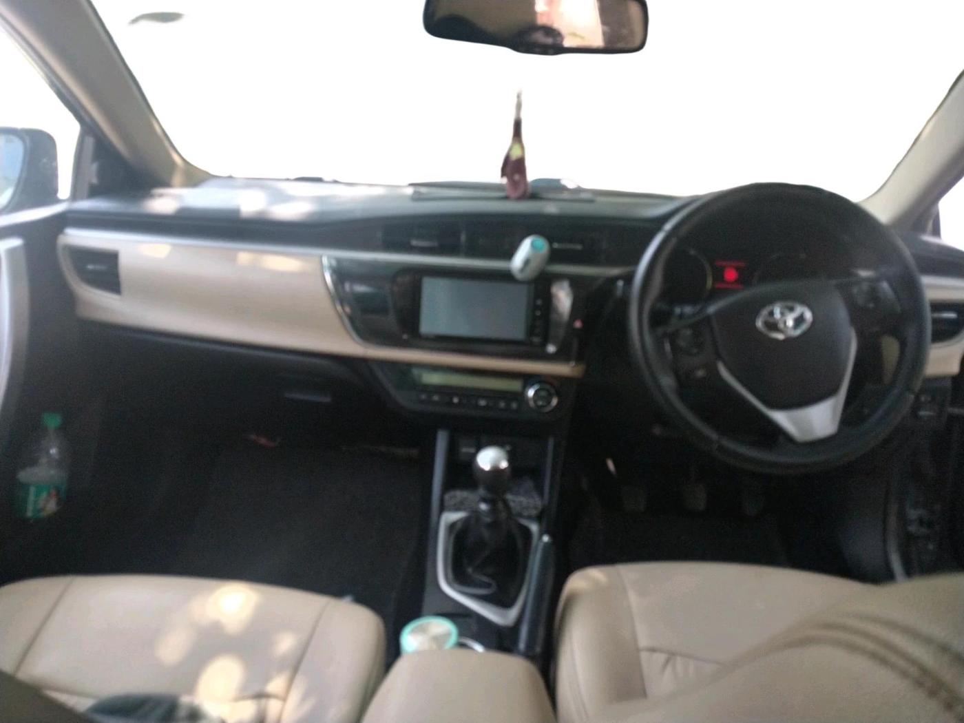 2015 Toyota Corolla Altis G DIESEL, Diesel, Manual, 1,02,601 km, interior