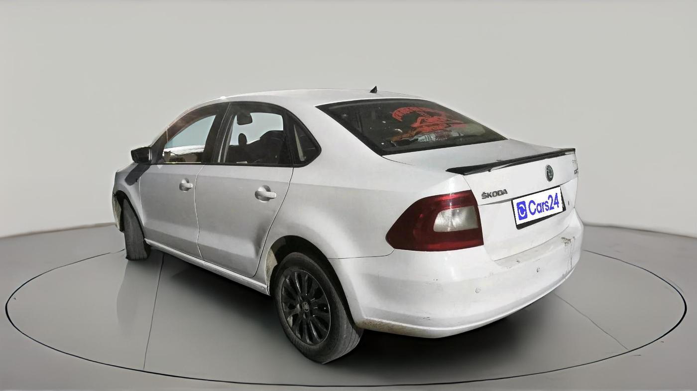 2015 Skoda Rapid 1.5 TDI CR ELEGANCE, Diesel, Manual, 1,10,910 km, exterior
