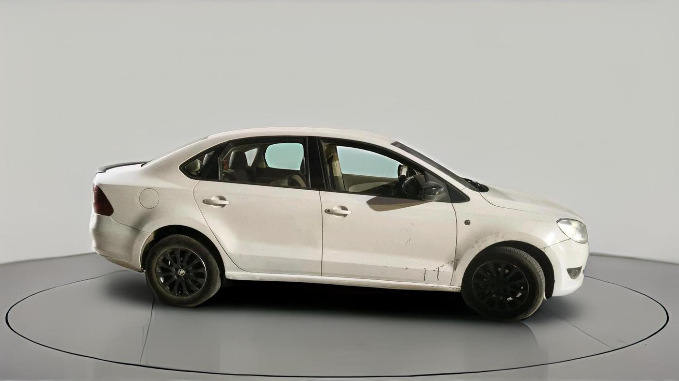 2015 Skoda Rapid 1.5 TDI CR ELEGANCE, Diesel, Manual, 1,10,910 km, exterior