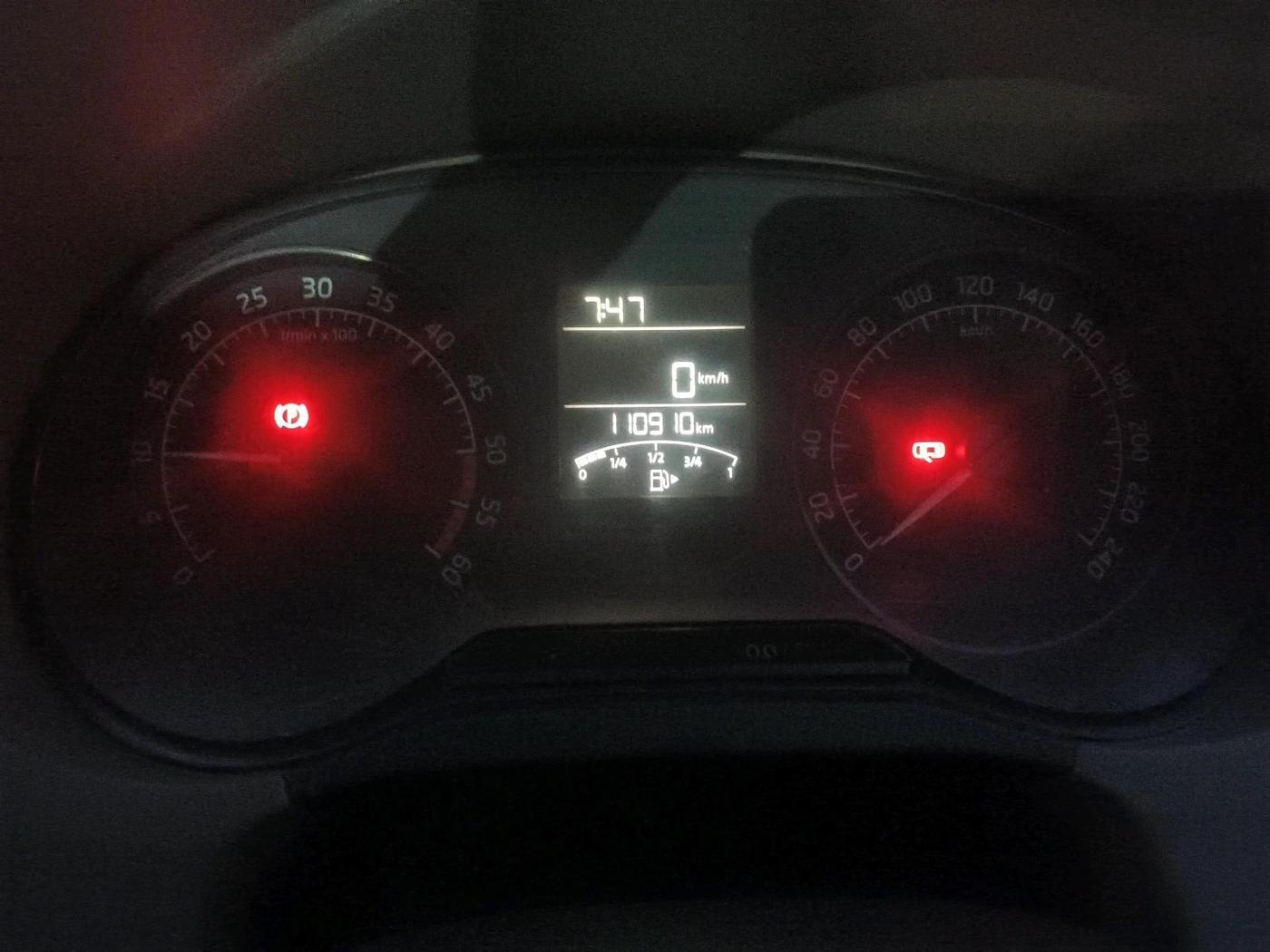 2015 Skoda Rapid 1.5 TDI CR ELEGANCE, Diesel, Manual, 1,10,910 km, interior