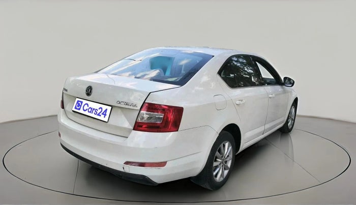 2015 Skoda Octavia ELEGANCE 2.0 TDI AT, Diesel, Automatic, 1,61,887 km, exterior