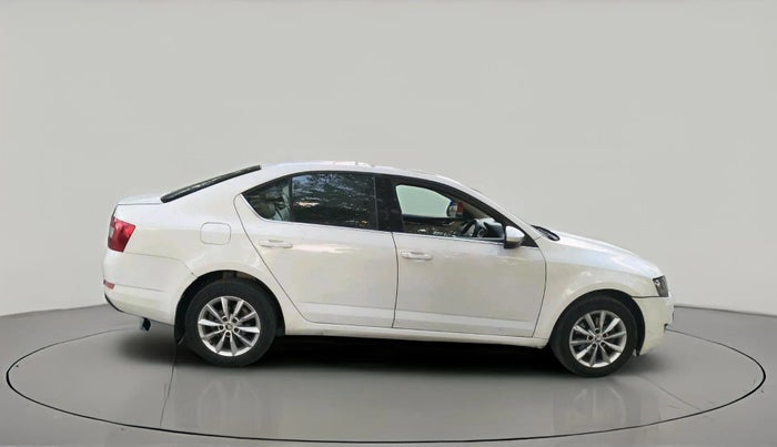 2015 Skoda Octavia ELEGANCE 2.0 TDI AT, Diesel, Automatic, 1,61,887 km, exterior