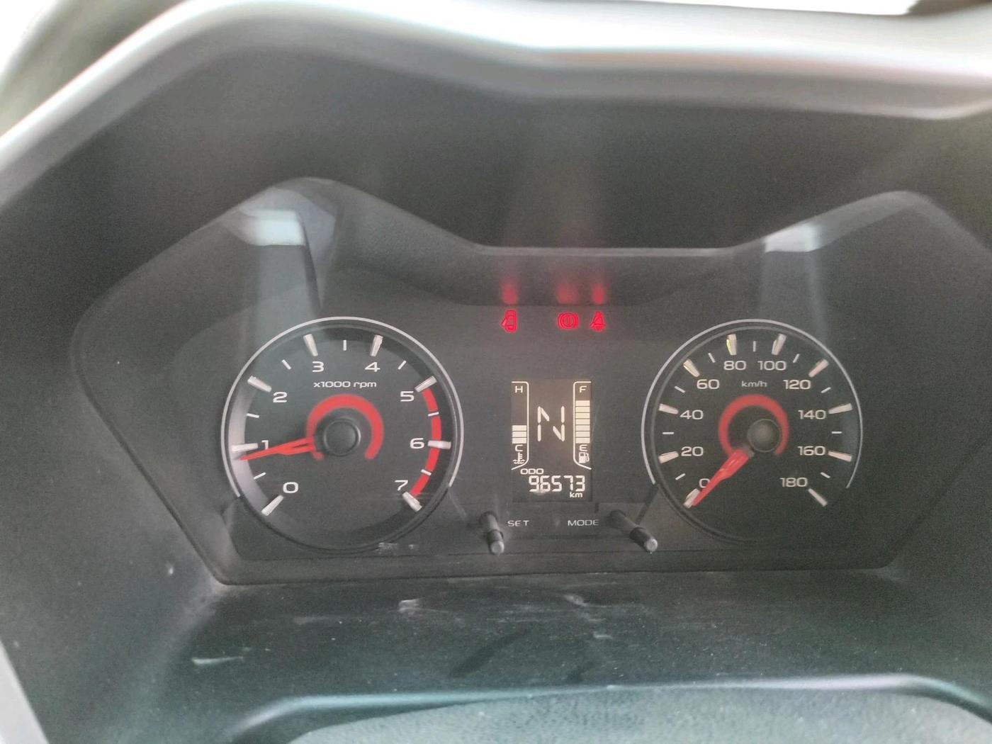 2016 Mahindra Kuv100 K6 PLUS D 6 STR, Diesel, Manual, 96,573 km, interior