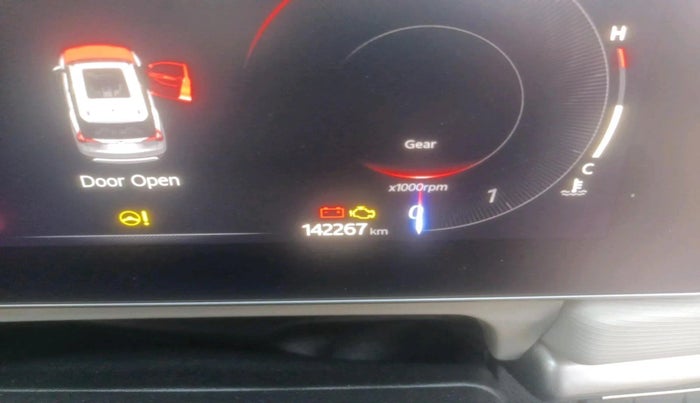 2022 Mahindra XUV700 AX3 D MT 5 STR, Diesel, Manual, 1,42,267 km, interior