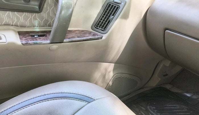 2011 Tata Safari 4X2 EX DICOR 2.2 VTT, Diesel, Manual, 85,694 km, interior