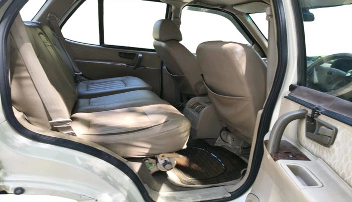 2011 Tata Safari 4X2 EX DICOR 2.2 VTT, Diesel, Manual, 85,694 km, interior