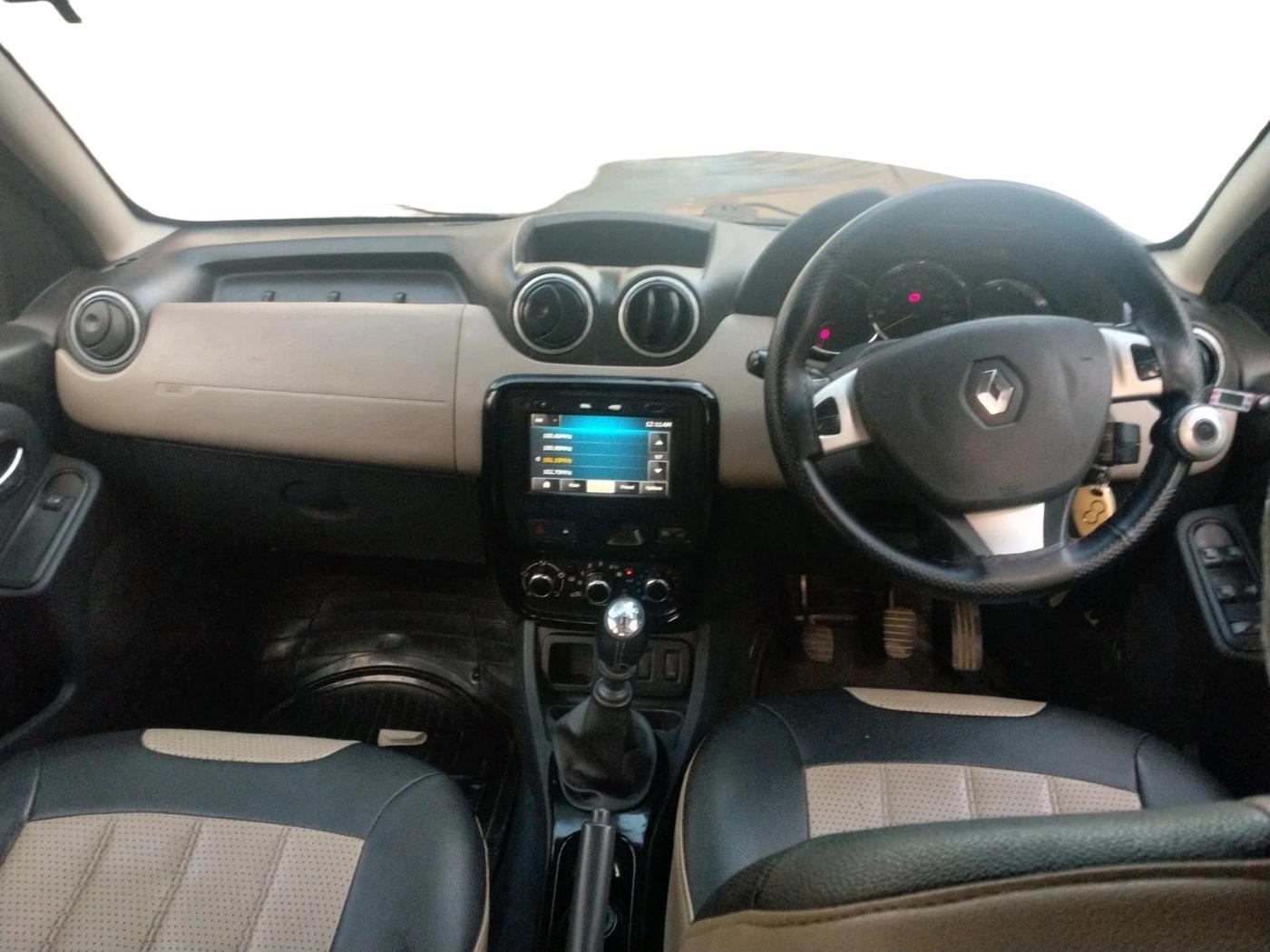 2015 Renault Duster 110 PS RXZ DIESEL, Diesel, Manual, 1,04,125 km, interior
