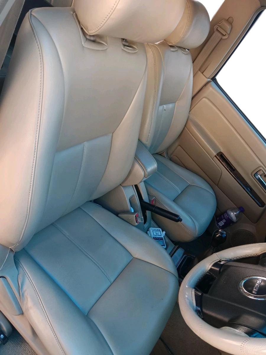 2015 ISUZU MU-7 4x2 MT, Diesel, Manual, 88,335 km, interior