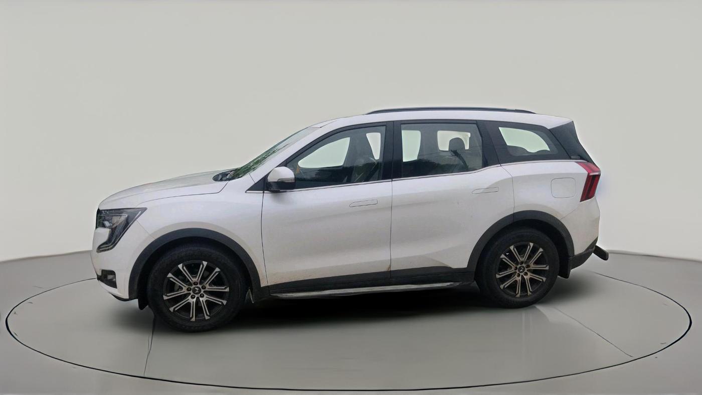 2025 Mahindra XUV700 AX 7 D MT 7 STR, Diesel, Manual, 30,788 km, exterior