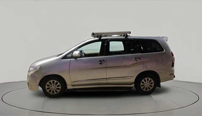 2014 Toyota Innova 2.5 ZX 7 STR, Diesel, Manual, 1,24,833 km, exterior