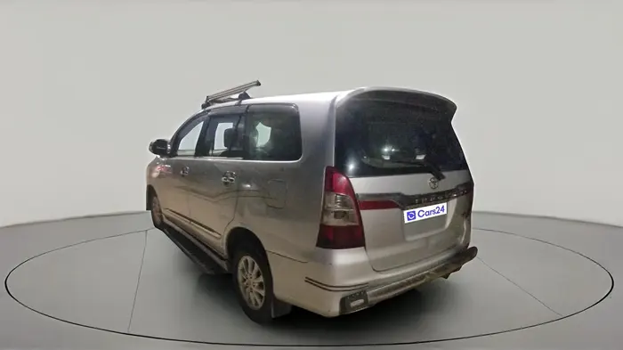 2014 Toyota Innova 2.5 ZX 7 STR, Diesel, Manual, 1,24,833 km, exterior