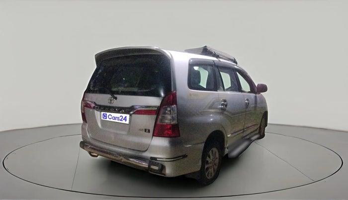 2014 Toyota Innova 2.5 ZX 7 STR, Diesel, Manual, 1,24,833 km, exterior