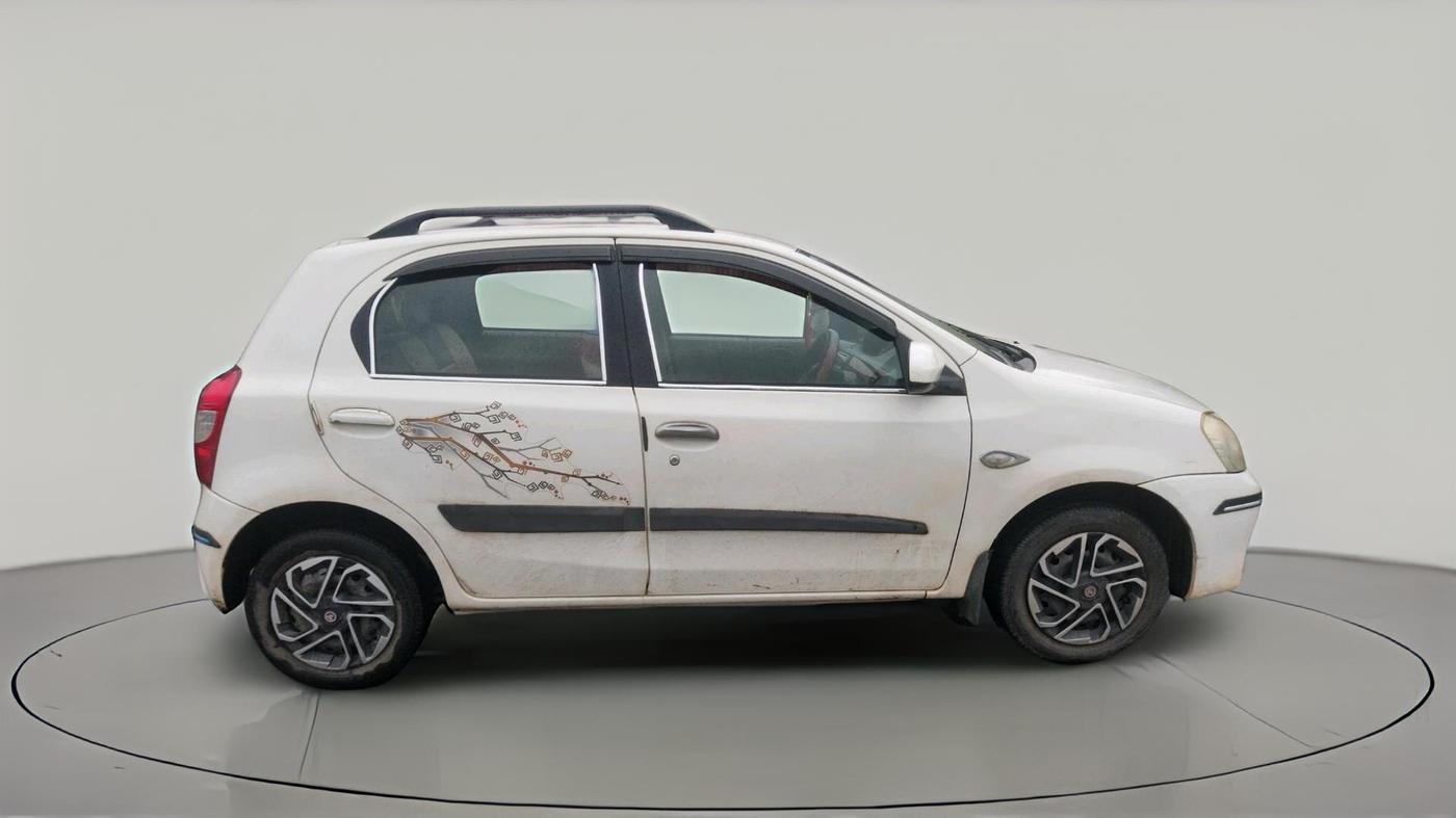 2013 Toyota Etios Liva GD, Diesel, Manual, 68,030 km, exterior