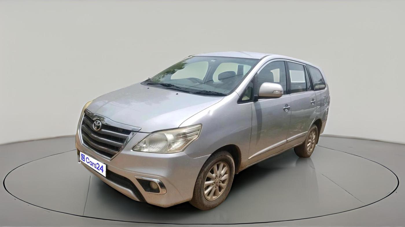 2014 Toyota Innova 2.5 VX 8 STR, Diesel, Manual, 1,93,997 km, exterior