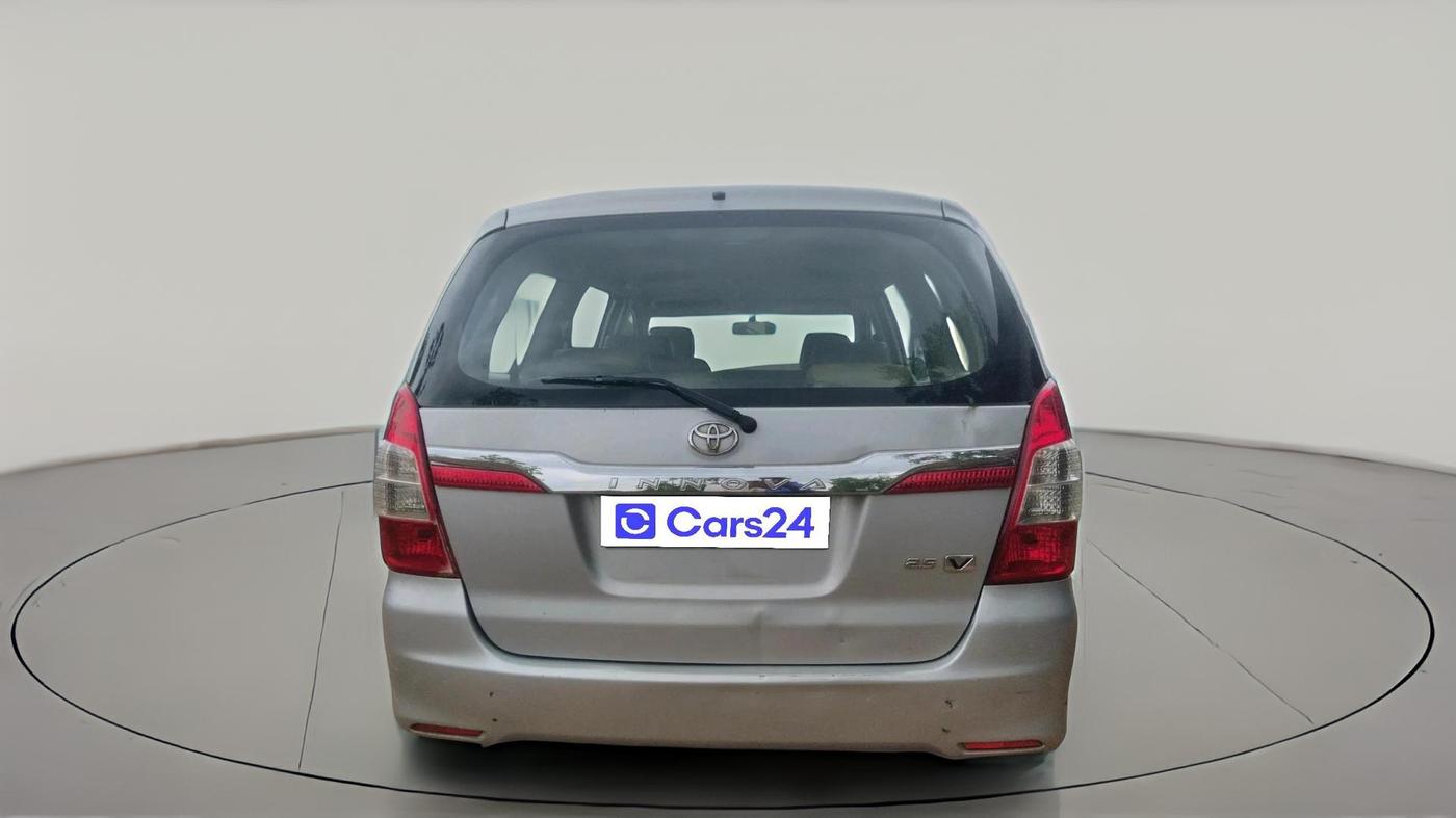 2014 Toyota Innova 2.5 VX 8 STR, Diesel, Manual, 1,93,997 km, exterior