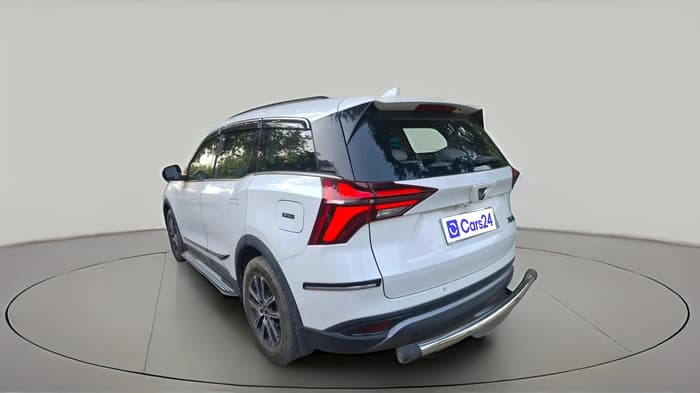 2022 Mahindra XUV700 AX 7 P MT 7 STR, Petrol, Manual, 42,681 km, exterior