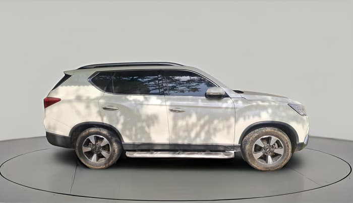 2019 Mahindra ALTURAS G4 4WD AT, Diesel, Automatic, 93,577 km, exterior