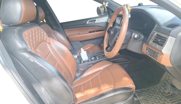 2019 Mahindra ALTURAS G4 4WD AT, Diesel, Automatic, 93,577 km, interior
