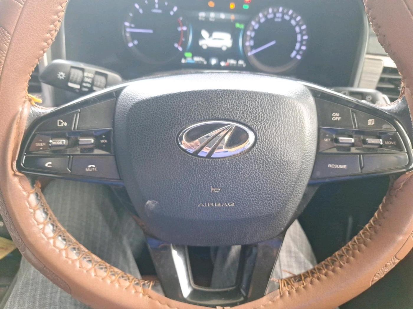 2019 Mahindra ALTURAS G4 4WD AT, Diesel, Automatic, 93,577 km, interior