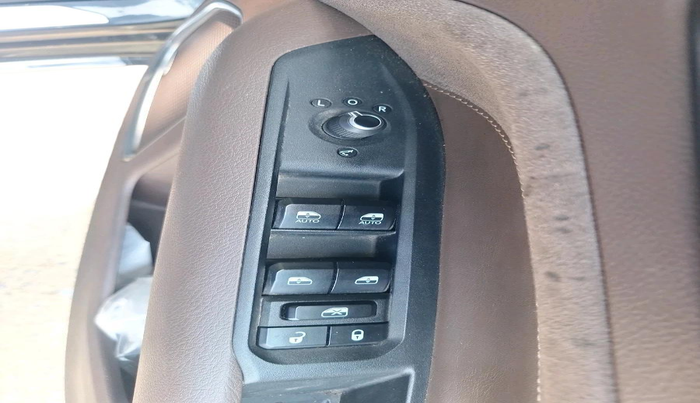 2024 Jeep MERIDIAN Overland 4x2 AT, Diesel, Automatic, 54,405 km, interior