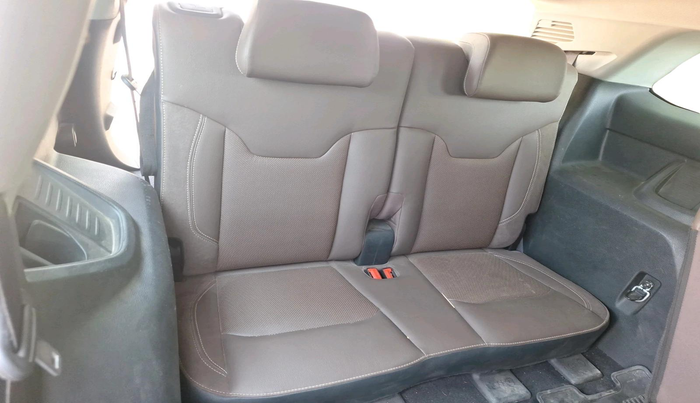 2024 Jeep MERIDIAN Overland 4x2 AT, Diesel, Automatic, 54,405 km, interior