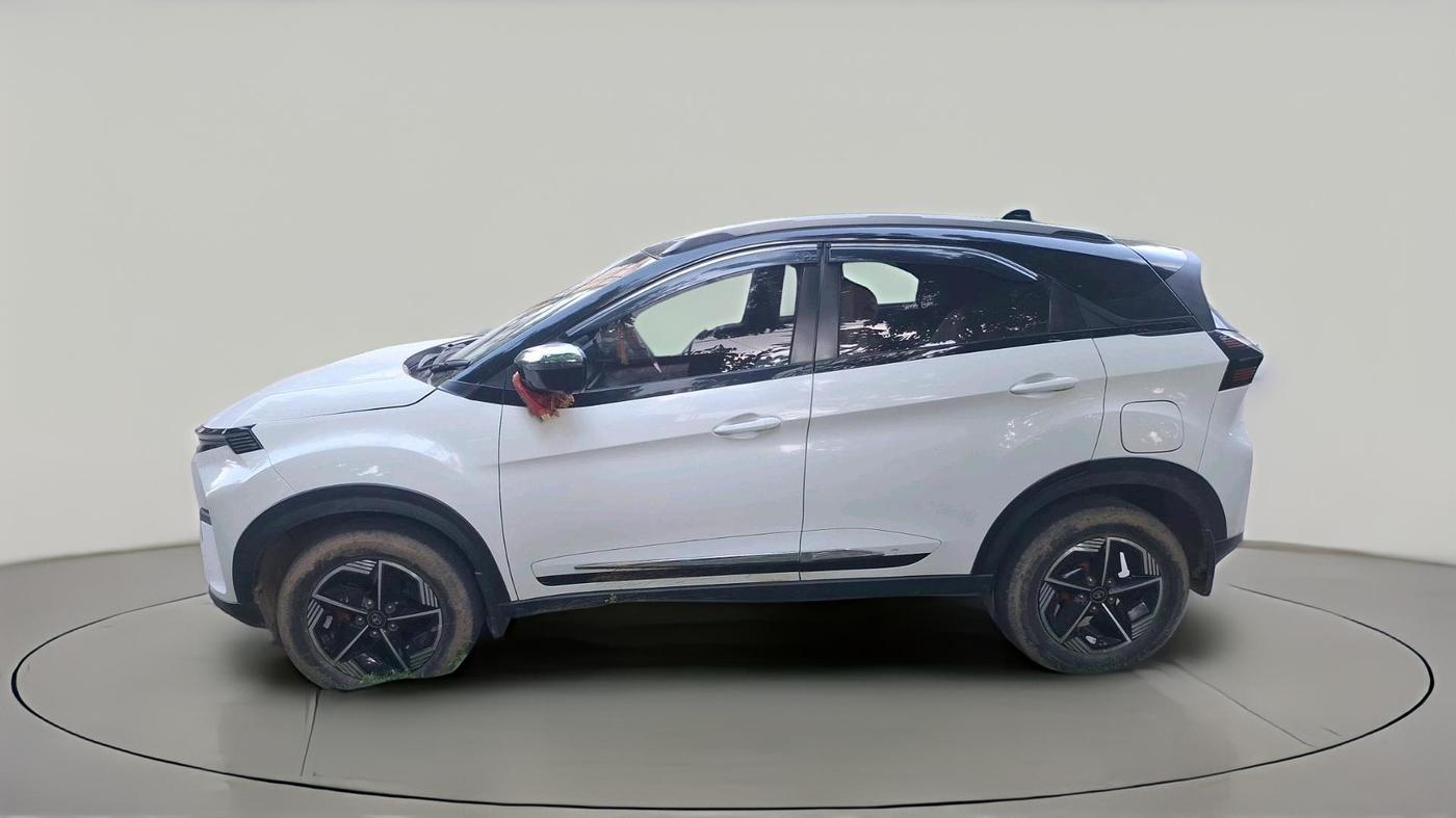 2024 Tata NEXON FEARLESS + SUNROOF DCA DUAL TONE 1.2 PETROL, Petrol, Automatic, 43,285 km, exterior