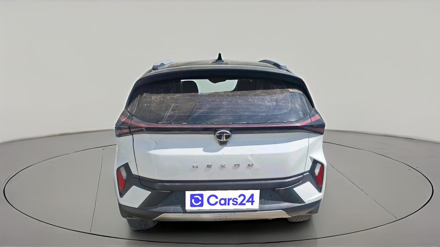 2024 Tata NEXON FEARLESS + SUNROOF DCA DUAL TONE 1.2 PETROL, Petrol, Automatic, 43,285 km, exterior