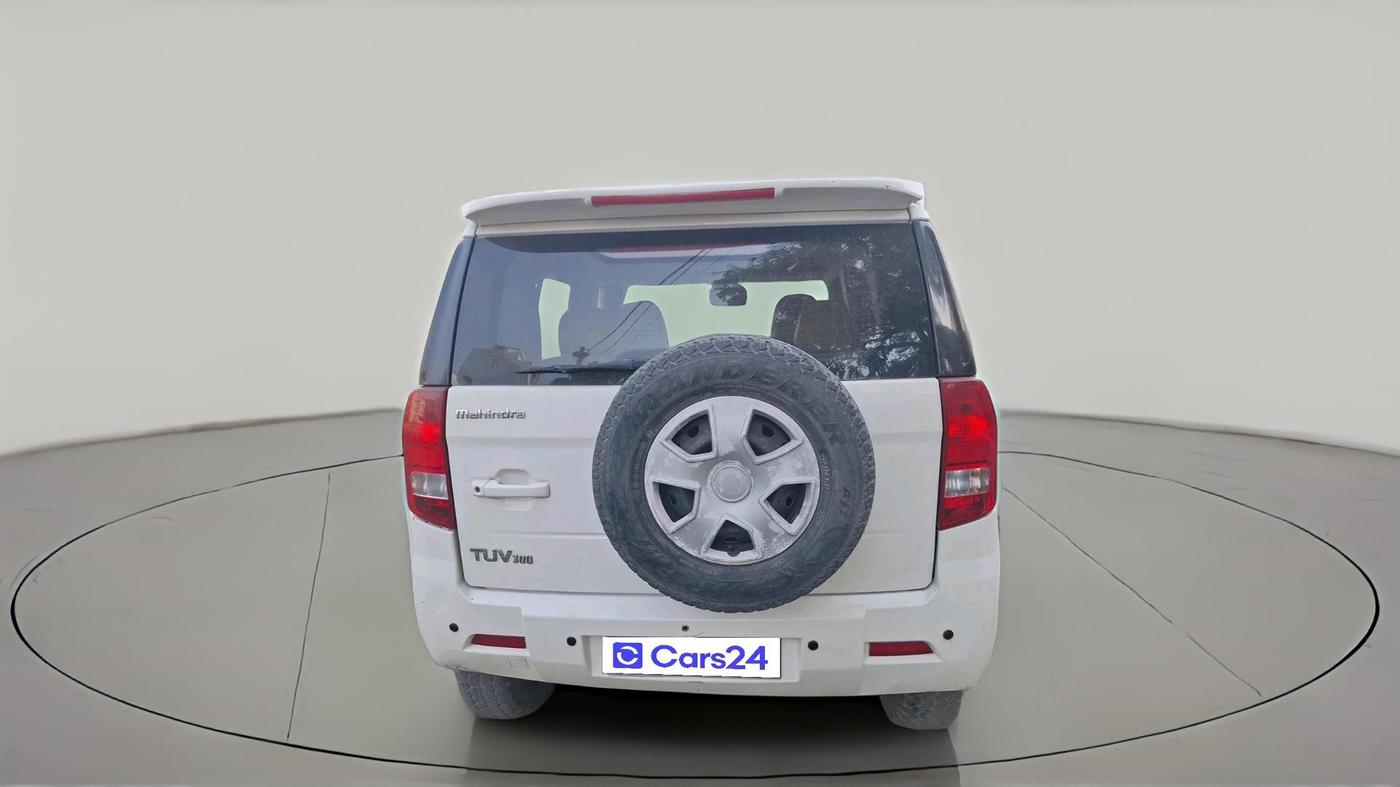 2015 Mahindra TUV300 T6, Diesel, Manual, 1,39,020 km, exterior
