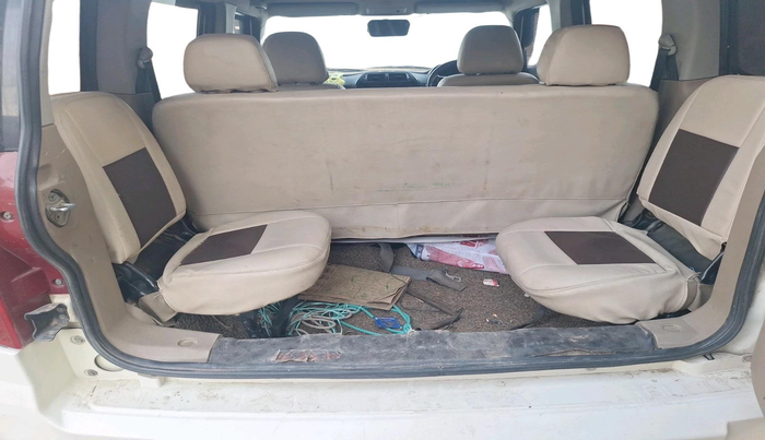 2015 Mahindra TUV300 T6, Diesel, Manual, 1,39,020 km, interior