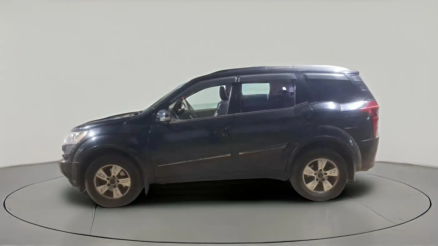 2015 Mahindra XUV500 W8, Diesel, Manual, 1,28,000 km, exterior