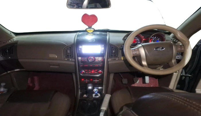 2015 Mahindra XUV500 W8, Diesel, Manual, 1,28,000 km, interior