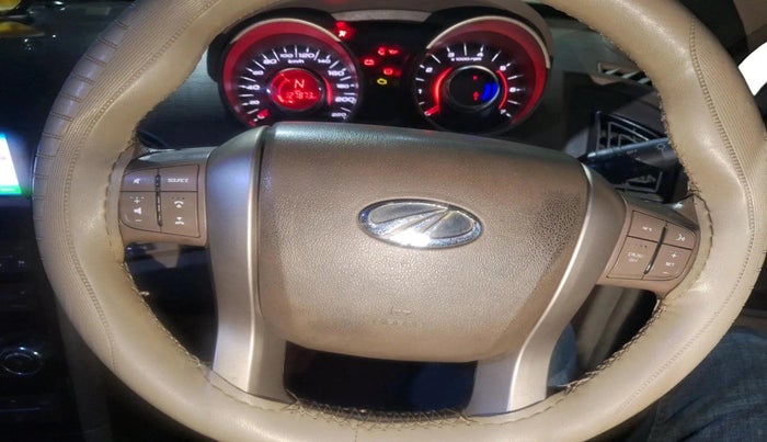 2015 Mahindra XUV500 W8, Diesel, Manual, 1,28,000 km, interior