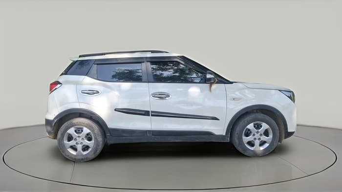 2019 Mahindra XUV300 W6 1.5 DIESEL, Diesel, Manual, 67,589 km, exterior