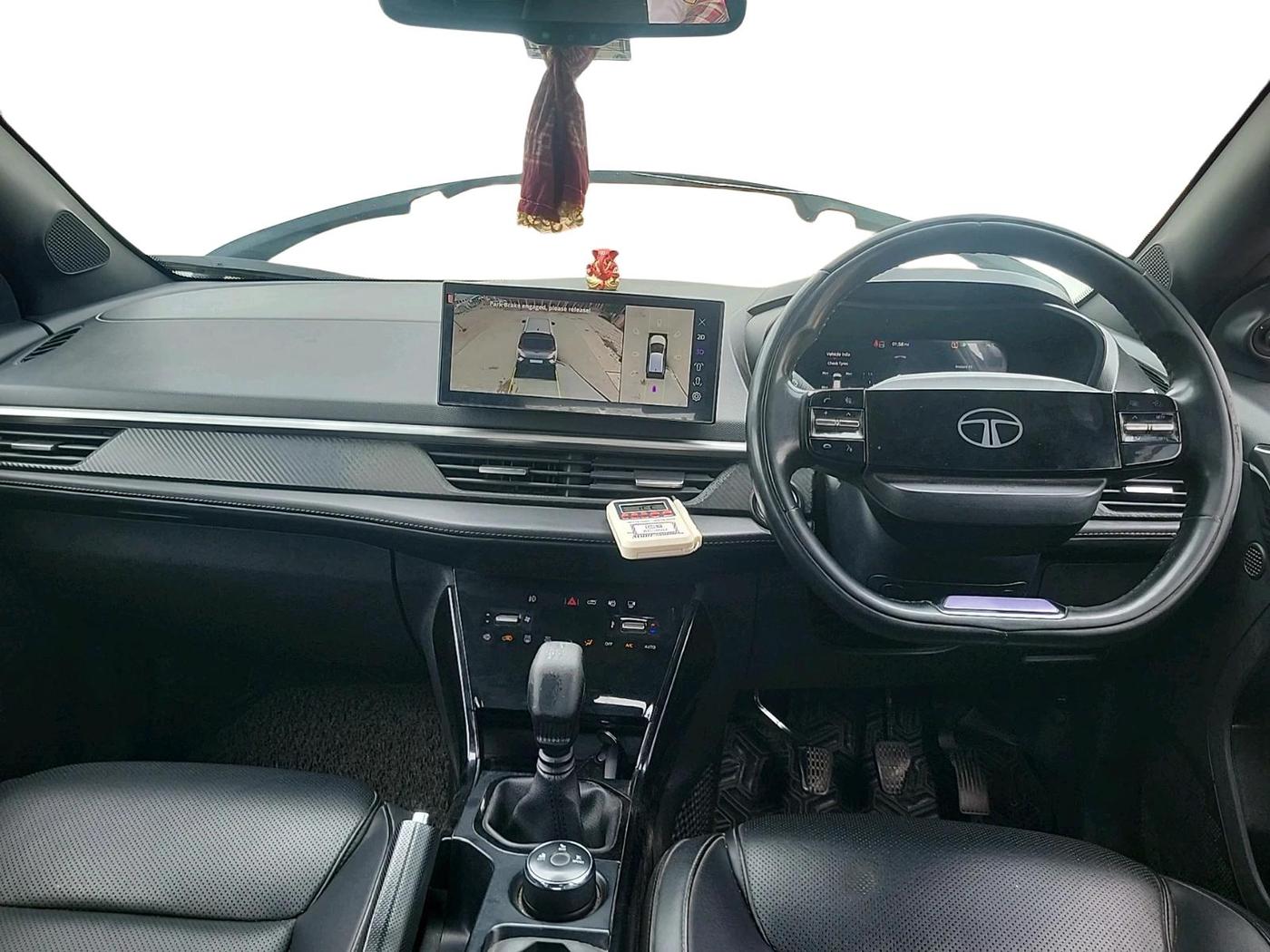 2023 Tata NEXON FEARLESS + SUNROOF DUAL TONE 1.5 DIESEL, Diesel, Manual, 91,820 km, interior