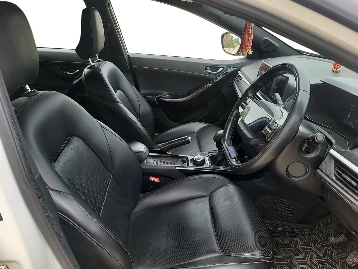 2023 Tata NEXON FEARLESS + SUNROOF DUAL TONE 1.5 DIESEL, Diesel, Manual, 91,820 km, interior