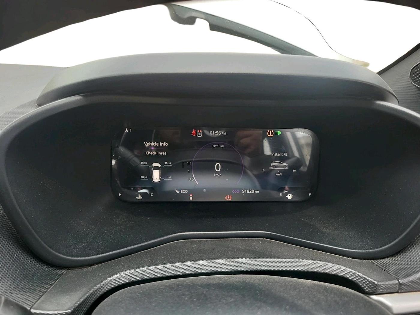 2023 Tata NEXON FEARLESS + SUNROOF DUAL TONE 1.5 DIESEL, Diesel, Manual, 91,820 km, interior