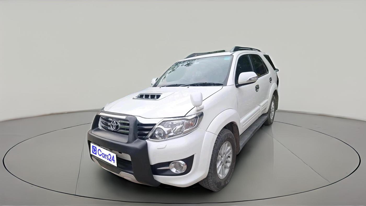 2014 Toyota Fortuner 3.0 4X4 MT, Diesel, Manual, 85,497 km, exterior