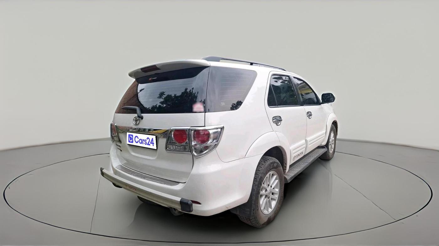 2014 Toyota Fortuner 3.0 4X4 MT, Diesel, Manual, 85,497 km, exterior