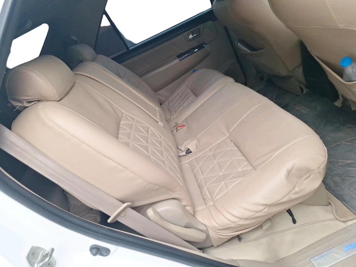2014 Toyota Fortuner 3.0 4X4 MT, Diesel, Manual, 85,497 km, interior