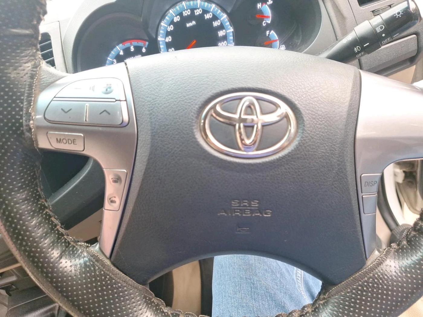 2014 Toyota Fortuner 3.0 4X4 MT, Diesel, Manual, 85,497 km, interior