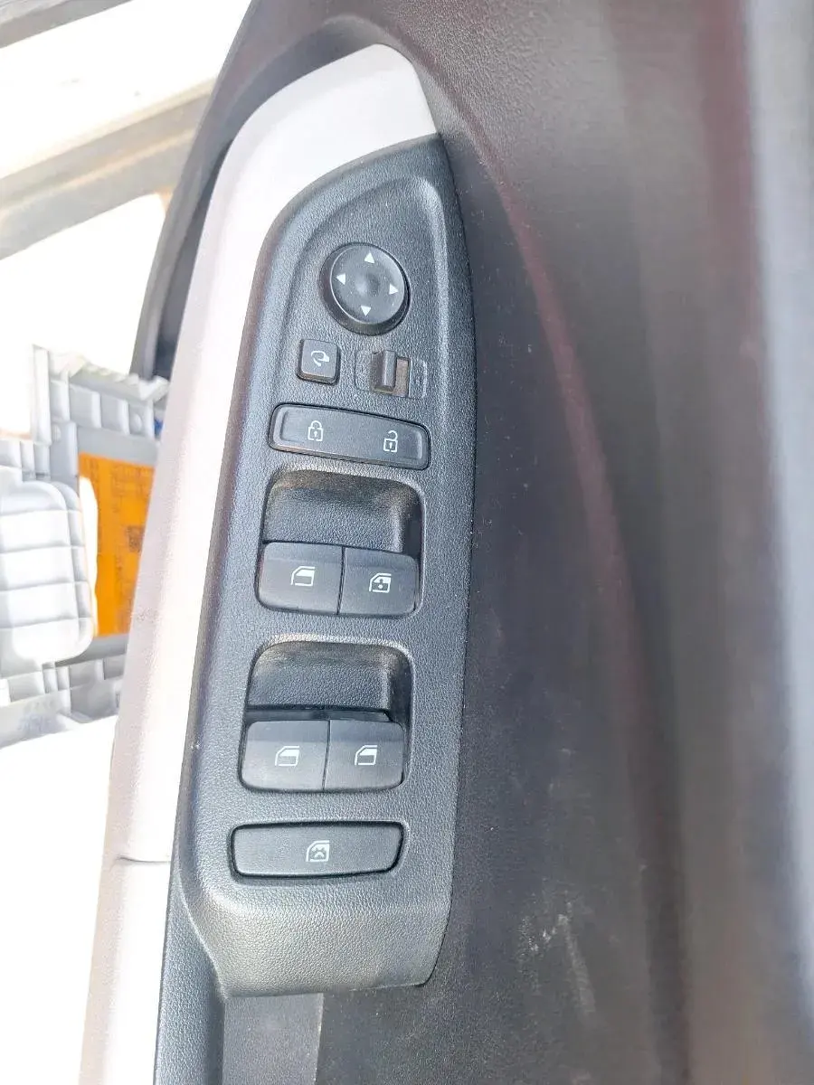 2025 Hyundai VENUE SX Executive 1.2 Petrol MT, Petrol, Manual, 3,920 km, interior