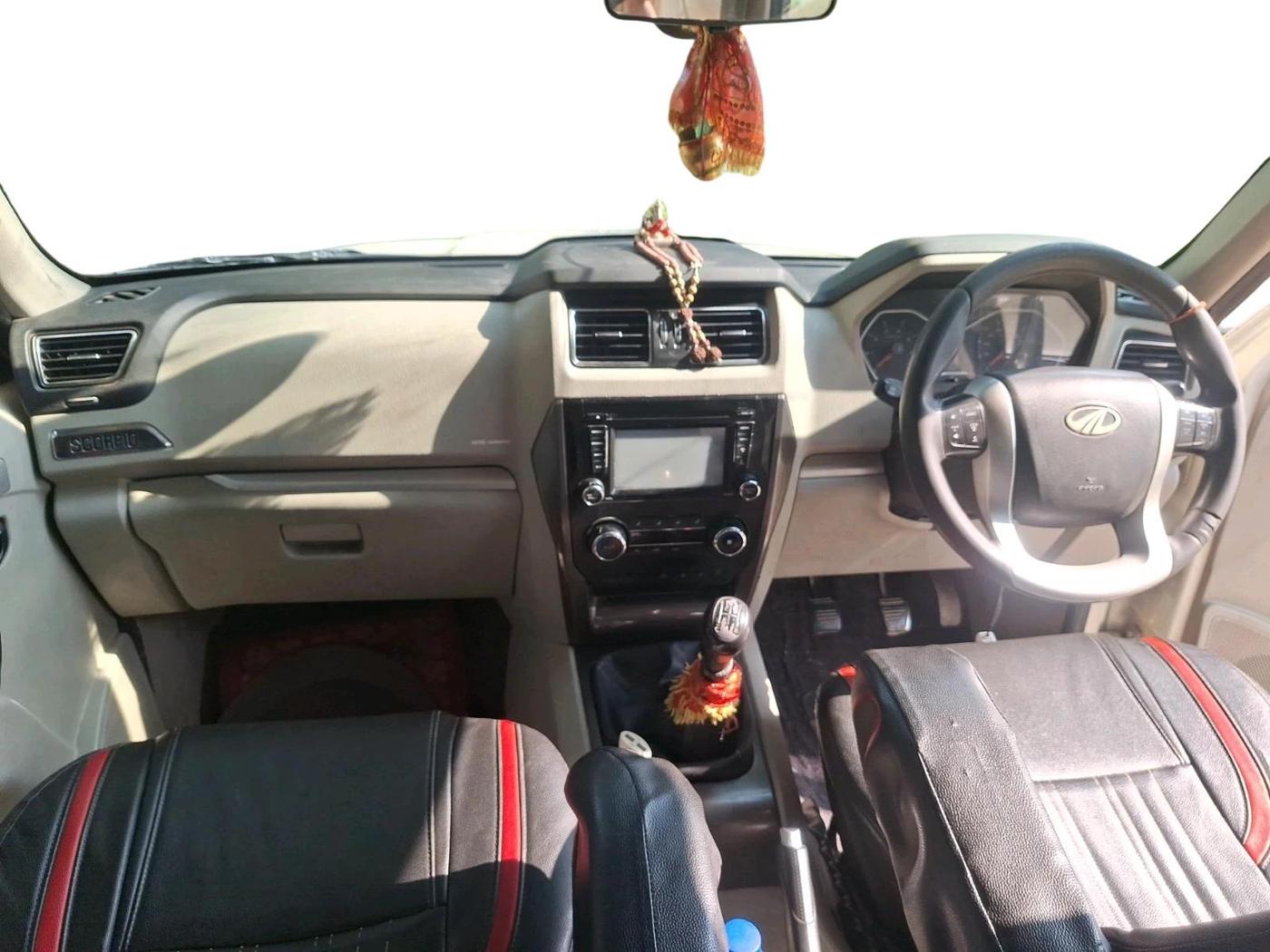 2015 Mahindra Scorpio S10, Diesel, Manual, 2,38,844 km, interior
