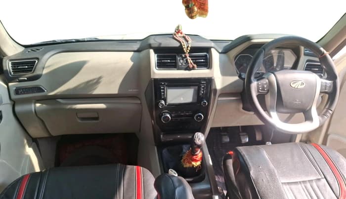 2015 Mahindra Scorpio S10, Diesel, Manual, 2,38,844 km, interior