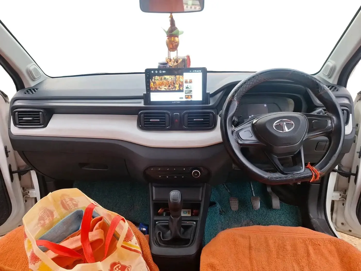2023 Tata PUNCH PURE MT CNG, CNG, Manual, 90,136 km, interior