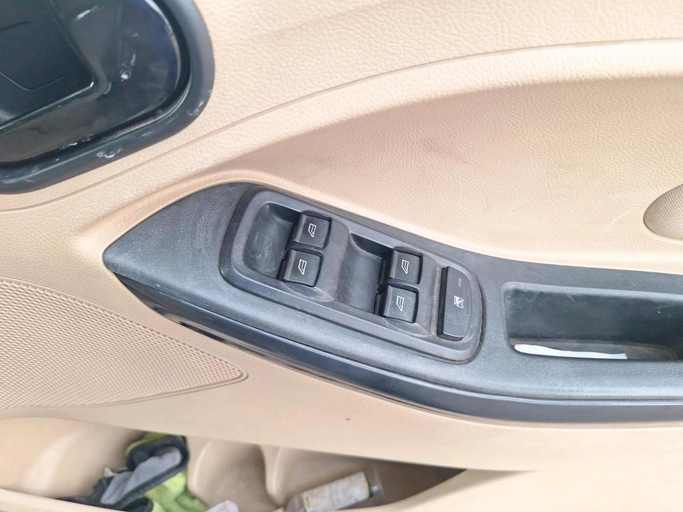 2019 Ford Figo Aspire TITANIUM 1.2 PETROL, Petrol, Manual, 30,345 km, interior