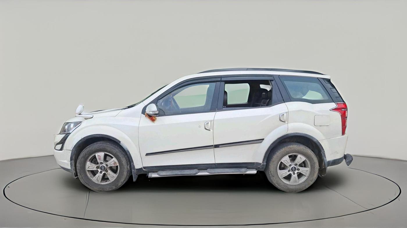 2012 Mahindra XUV500 W8, Diesel, Manual, 2,30,590 km, exterior