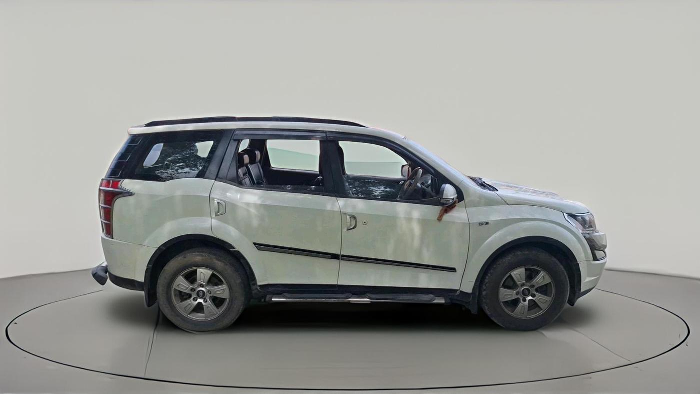 2012 Mahindra XUV500 W8, Diesel, Manual, 2,30,590 km, exterior